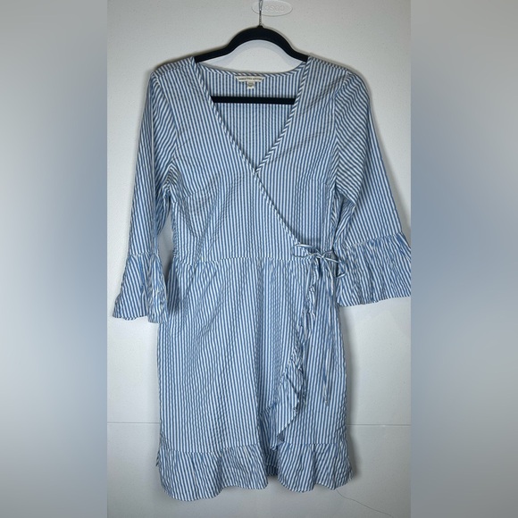 Preppy American Eagle Outfitters Blue and White Seersucker Wrap Dress. Academia - Picture 1 of 11